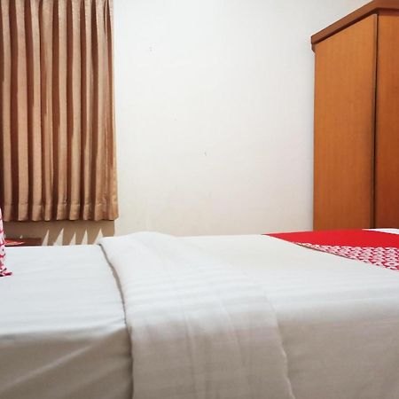 Capital O 142 Hotel Al Furqon Syariah Palembang Kültér fotó