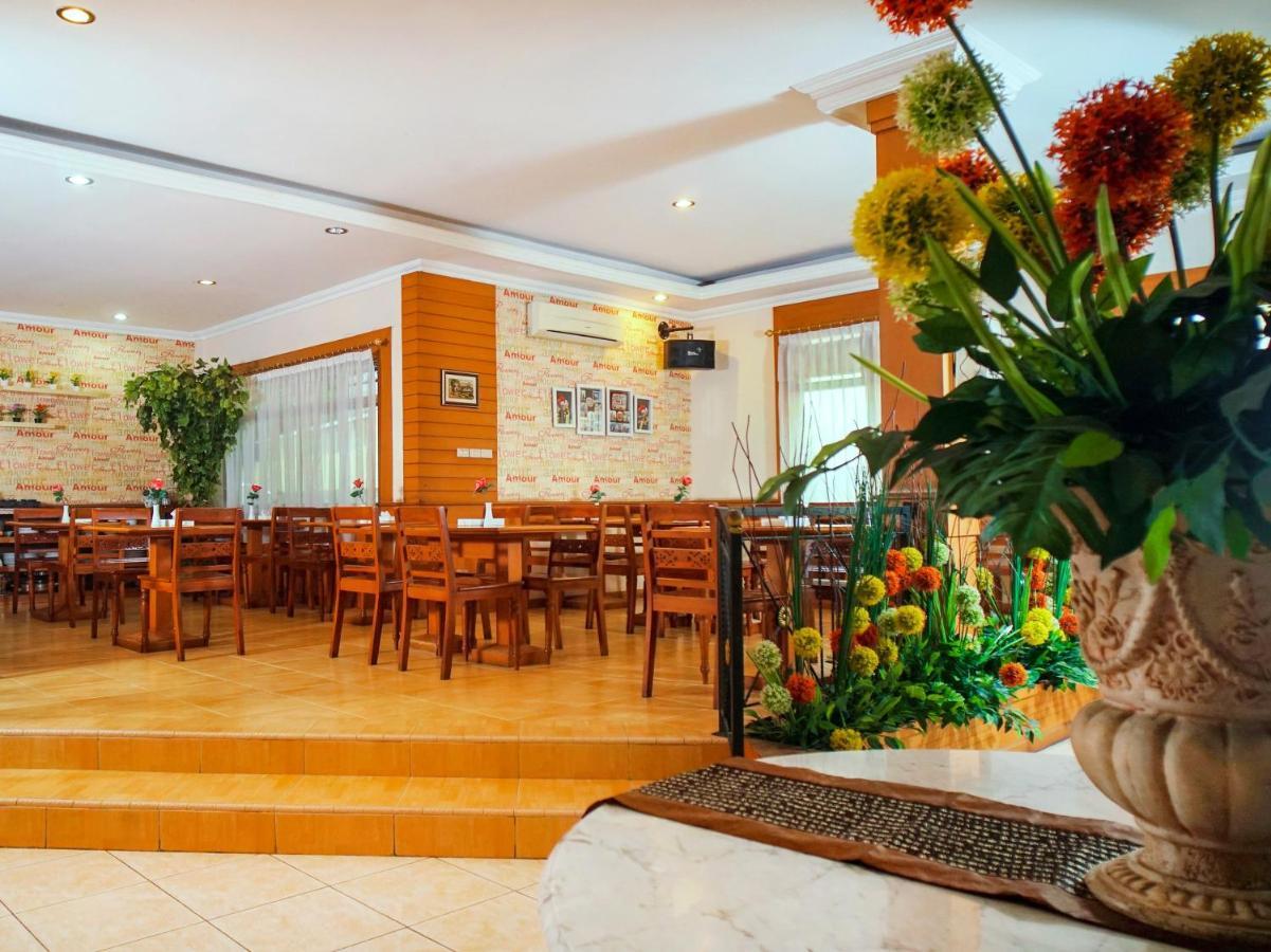 Capital O 142 Hotel Al Furqon Syariah Palembang Kültér fotó