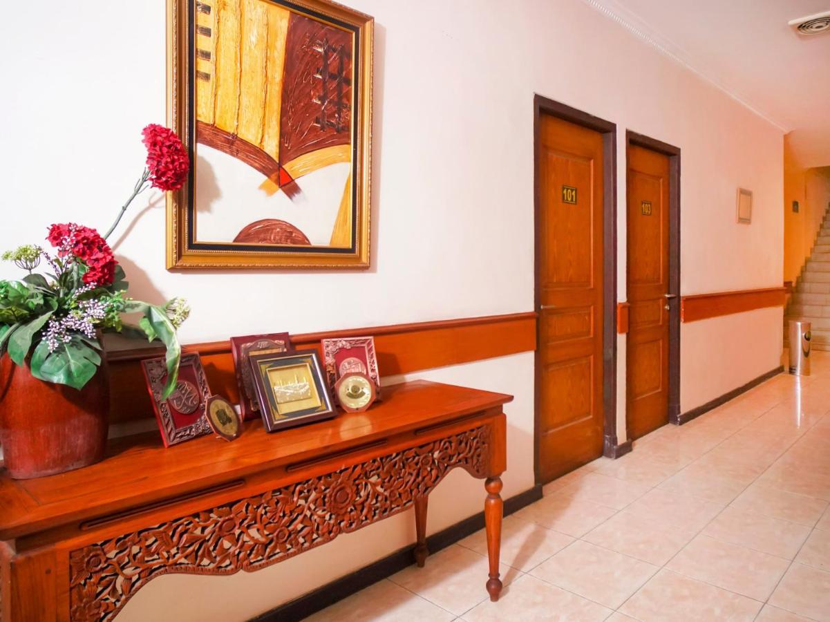 Capital O 142 Hotel Al Furqon Syariah Palembang Kültér fotó