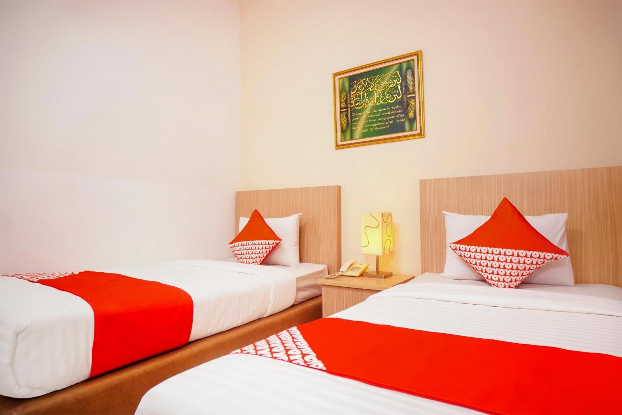 Capital O 142 Hotel Al Furqon Syariah Palembang Kültér fotó
