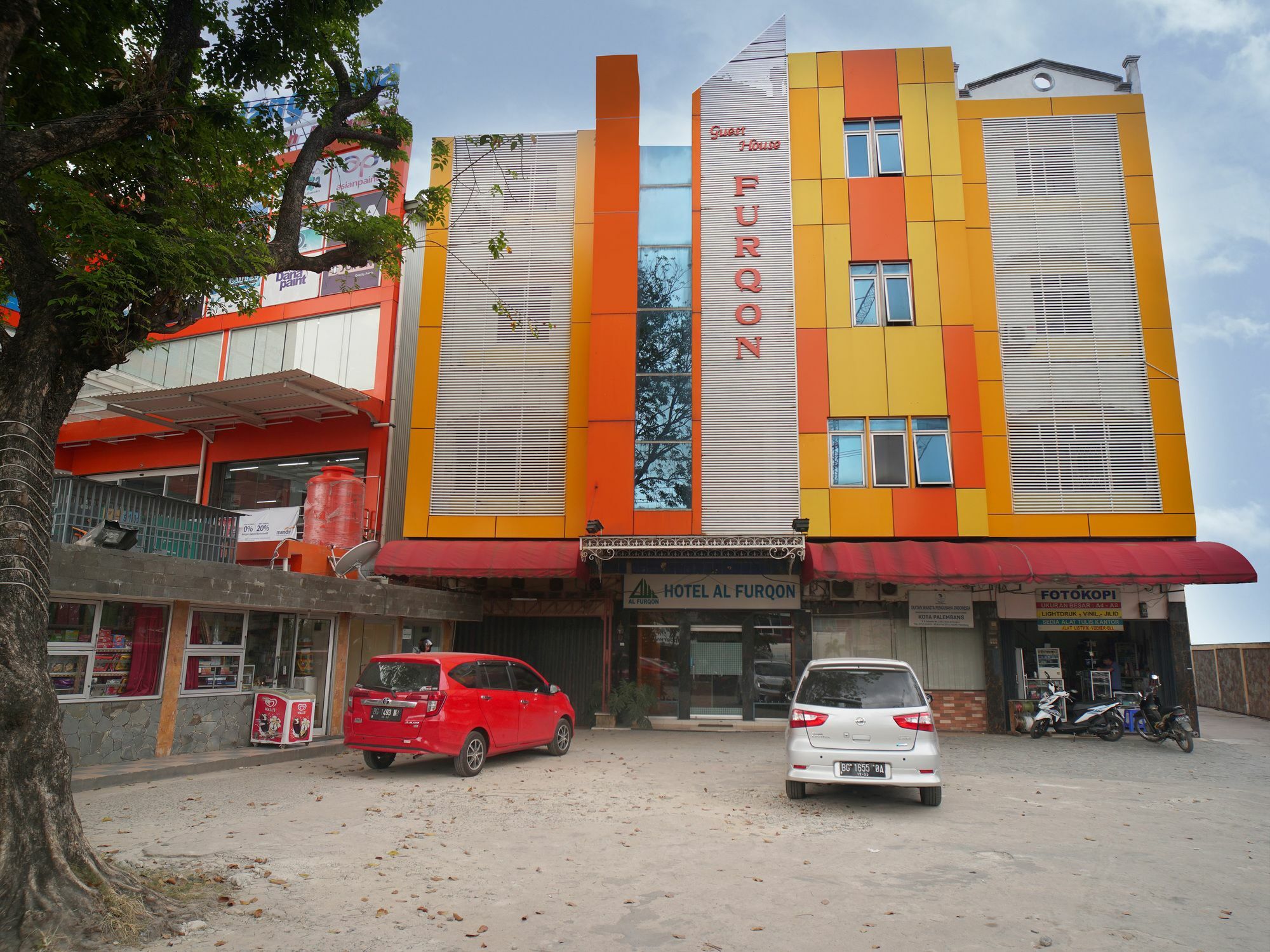 Capital O 142 Hotel Al Furqon Syariah Palembang Kültér fotó